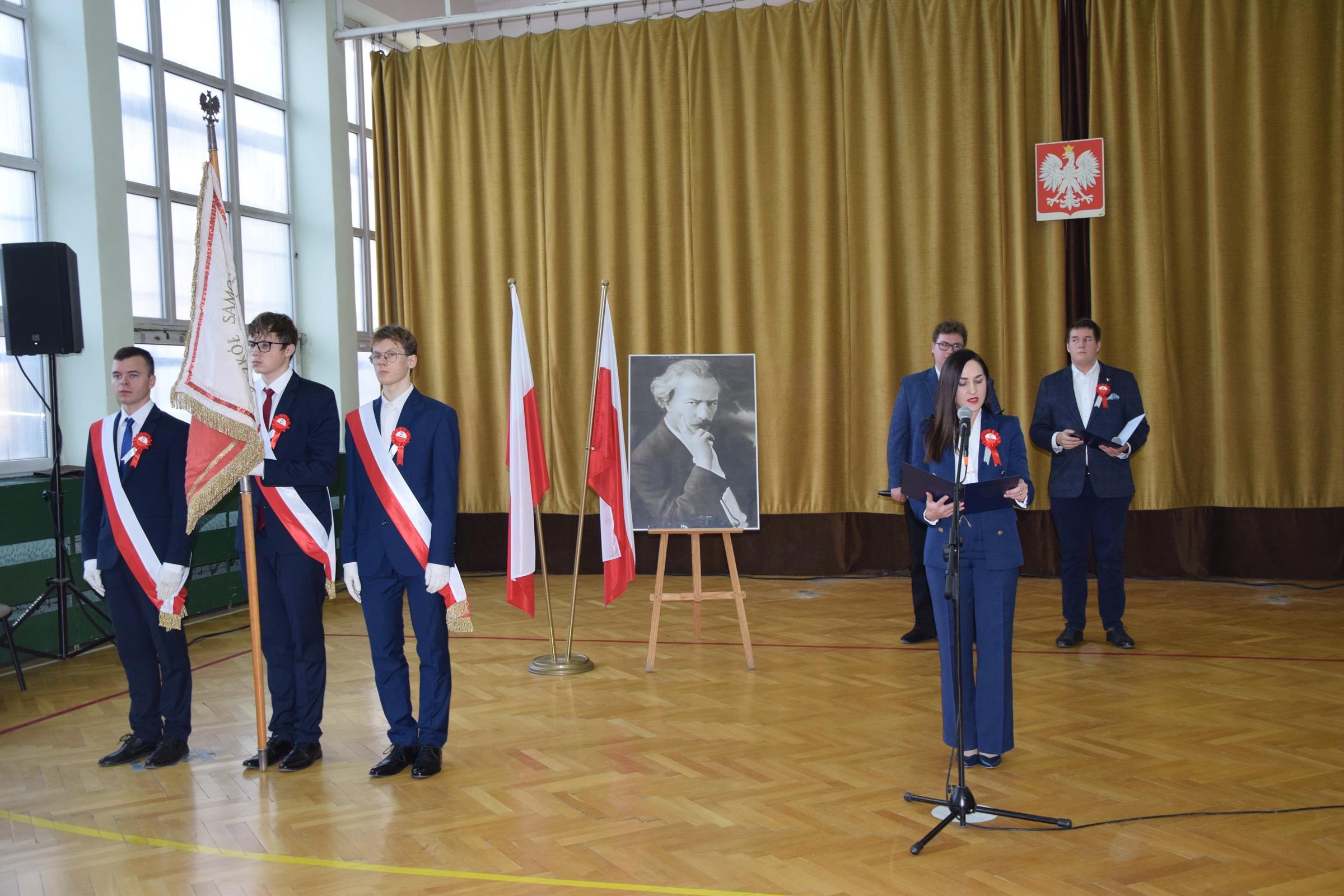 „Dzień Patrona i Ślubowanie Pierwszoklasistów w 107. Rocznicę Odzyskania Niepodległości”